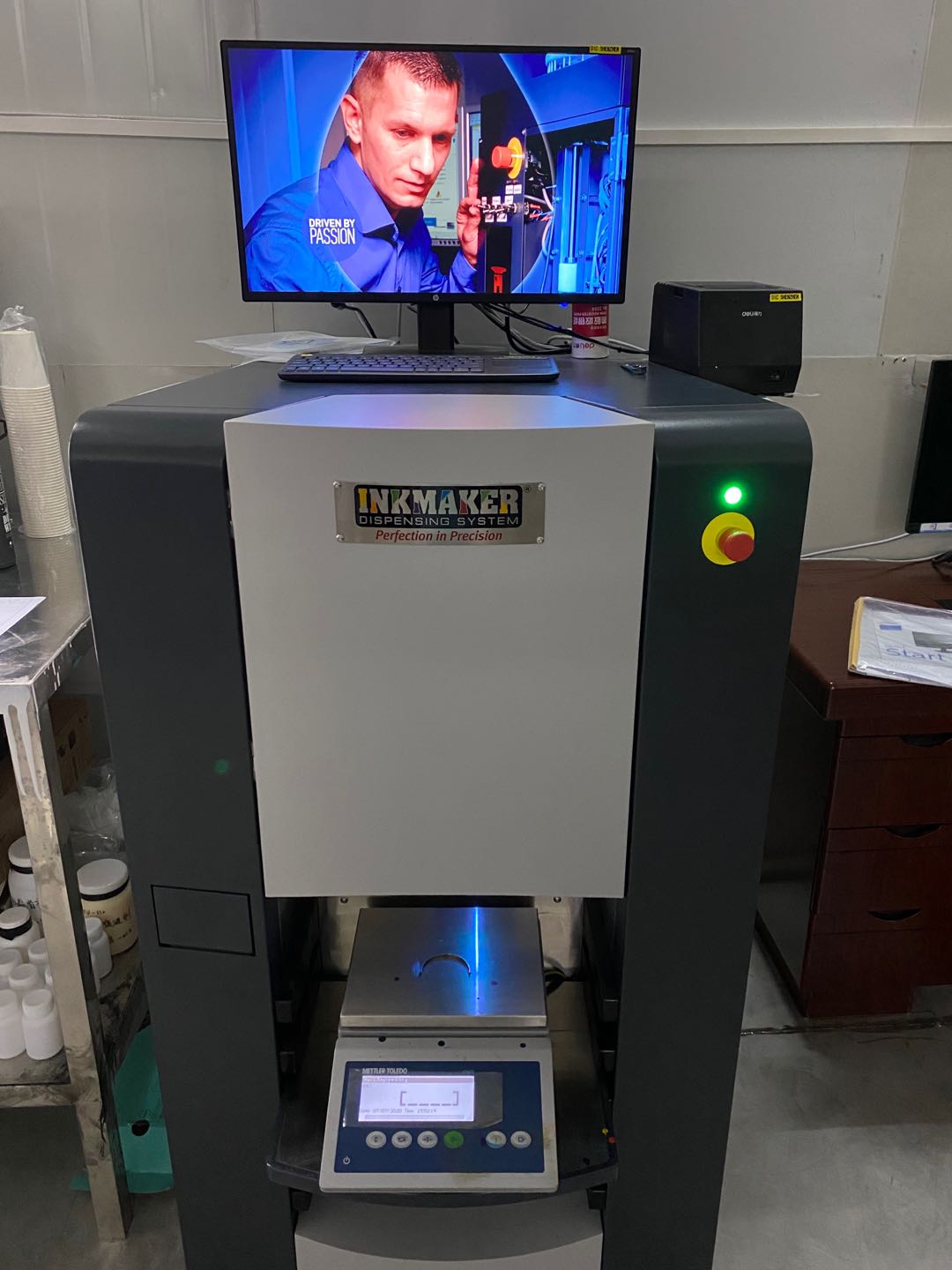 1658296647.jpg 4ed3bbab51f46ba904696779f0f4223d_inkmaker-ink-dispensing-machine_349734.jpg